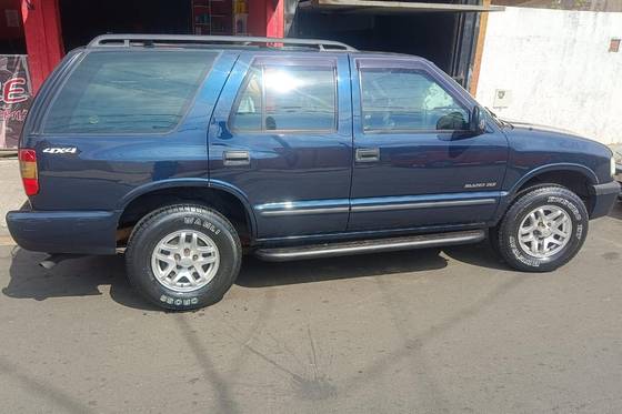 CHEVROLET BLAZER 2.5 DLX 4X4 8V TURBO DIESEL 4P MANUAL